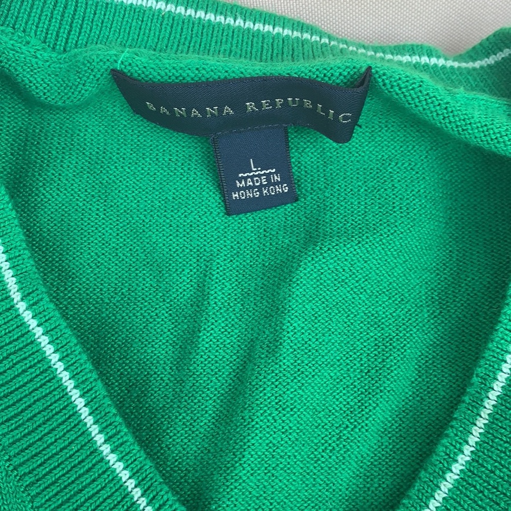 Men’s V-Neck argyle green sweater - Picture 2 of 8